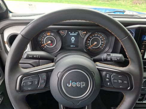 Used 2024 Jeep Wrangler Unlimited Sport AWD/4WD image 20
