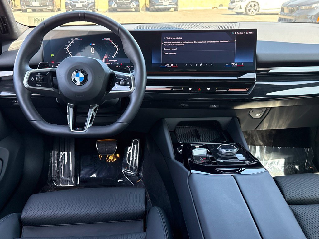 Used 2026 BMW 530i w/ M Sport Package RWD image 31