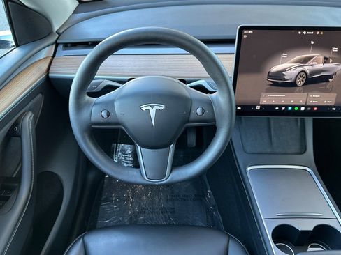 Used 2025 Tesla Model Y Long Range image 15