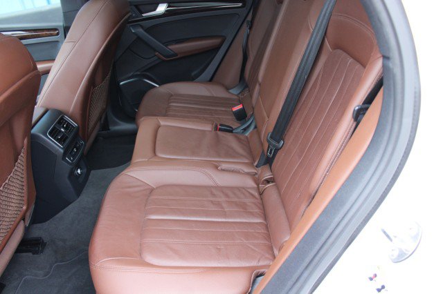 Used 2018 Audi Q5 2.0T Premium Plus w/ Premium Plus Package AWD/4WD image 10