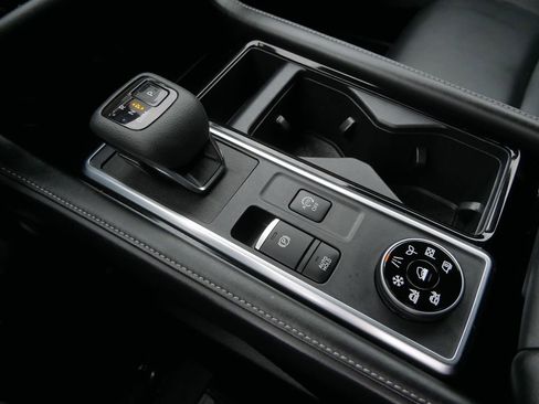 Used 2022 Nissan Pathfinder SL image 25