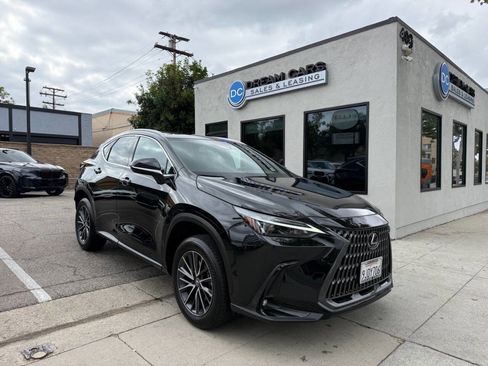 Used 2024 Lexus NX 250 FWD image 2