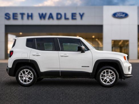Used 2023 Jeep Renegade Latitude AWD/4WD image 8