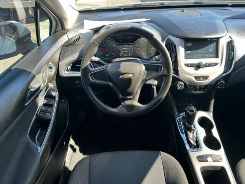 Used 2017 Chevrolet Cruze LS image 9