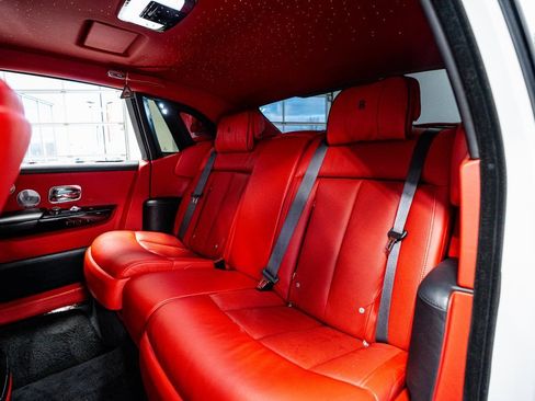 Used 2023 Rolls-Royce Phantom Sedan image 73