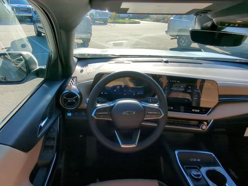 New 2026 Chevrolet Equinox ACTIV w/ Convenience Package III FWD image 41