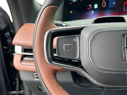 New 2026 Lincoln Navigator L Reserve AWD/4WD image 10