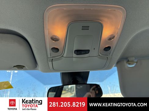 Used 2017 Toyota Prius Two image 22