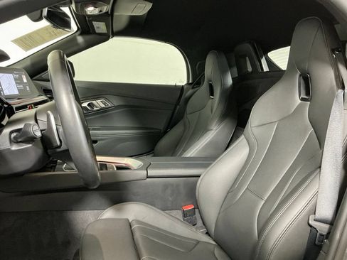 Certified 2024 BMW Z4 M40i w/ Premium Package RWD image 19