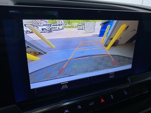 Used 2023 Chevrolet Silverado 1500 RST w/ Z71 Off-Road Package image 11