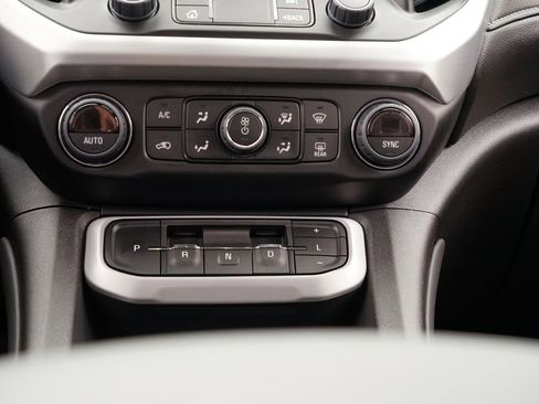 Used 2023 GMC Acadia SLE w/ Driver Convenience Package image 23