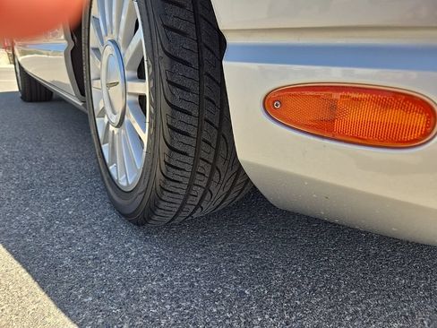 Used 2005 Ford Thunderbird RWD image 4