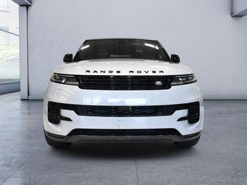 Used 2024 Land Rover Range Rover Sport SE AWD/4WD image 8