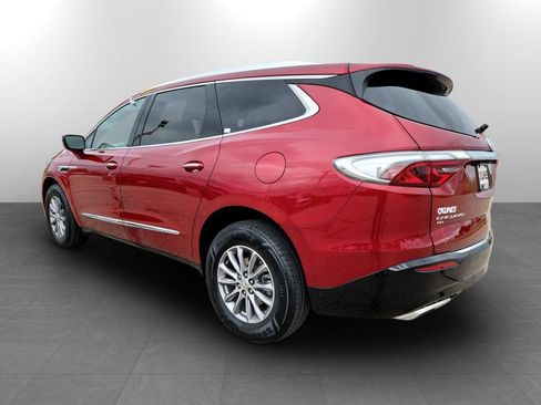 Used 2024 Buick Enclave Premium image 10