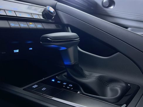 Used 2025 Hyundai Elantra Sport image 22