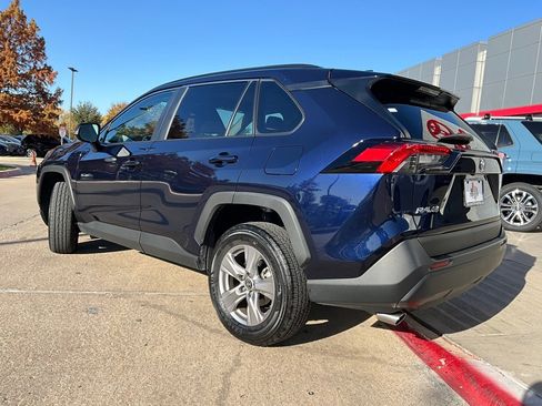 Used 2025 Toyota RAV4 XLE image 8