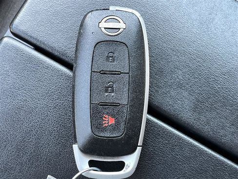 Used 2023 Nissan Rogue S FWD image 28