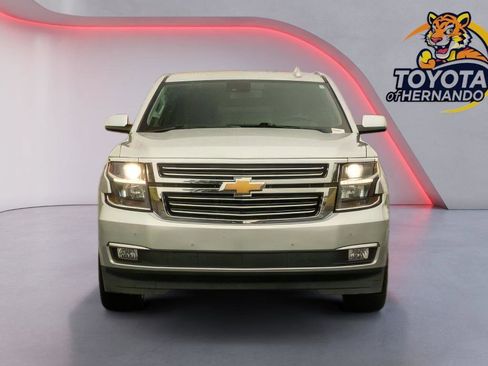 Used 2020 Chevrolet Suburban Premier RWD image 2