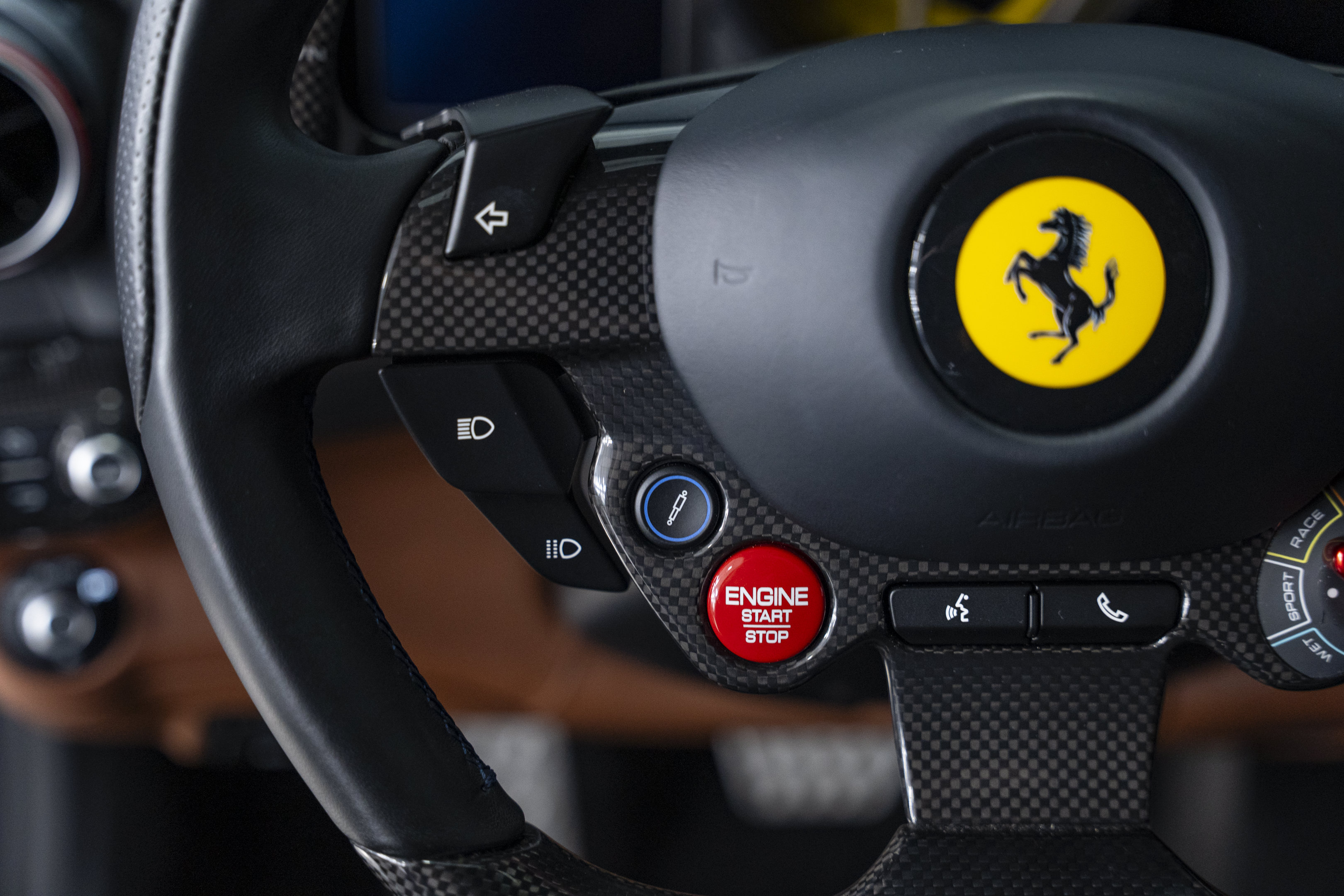 Used 2019 Ferrari 812 Superfast RWD image 26