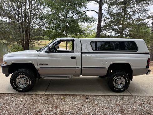 Used 1998 Dodge Ram 2500 Truck 4x4 Regular Cab image 2