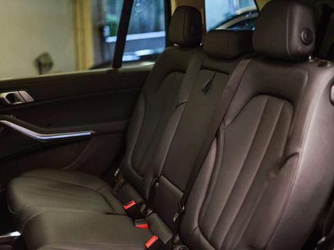 Used 2020 BMW X7 xDrive40i w/ Parking Assistance Package image 21