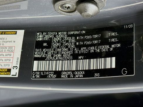 Used 2024 Toyota 4Runner TRD Off-Road image 29