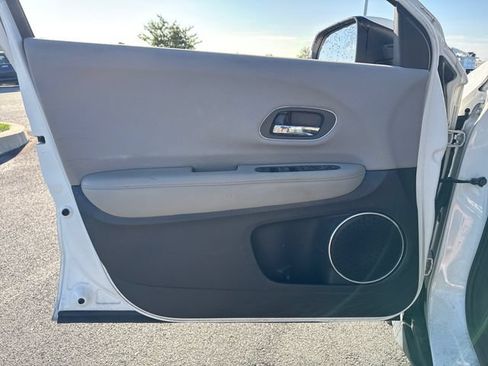 Used 2018 Honda HR-V EX image 23
