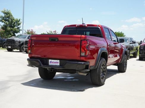 Used 2024 Chevrolet Colorado Trail Boss w/ Technology Package AWD/4WD image 9