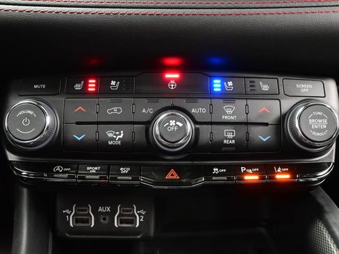 Used 2025 Dodge Durango GT image 22