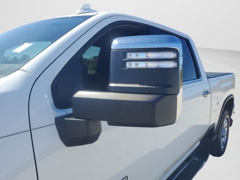 Used 2020 Chevrolet Silverado 2500 LTZ w/ LTZ Premium Package image 11