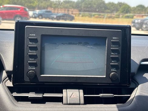 Used 2019 Toyota RAV4 XLE w/ Convenience Package FWD image 10