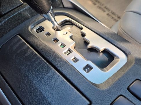 Used 2005 Toyota 4Runner Limited image 39