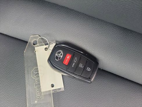 Certified 2025 Toyota Camry SE image 37