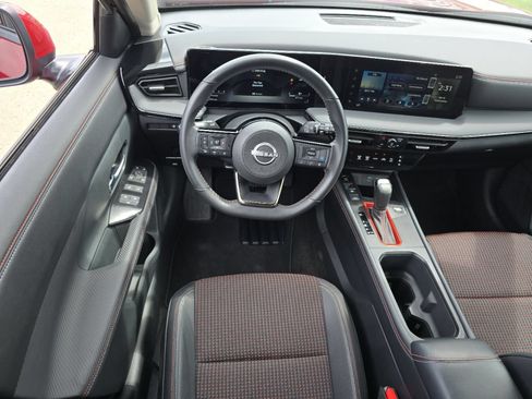 Used 2025 Nissan Kicks SR AWD/4WD image 25