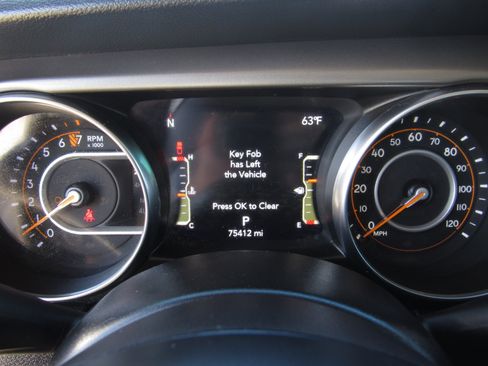 Used 2021 Jeep Gladiator Willys image 27