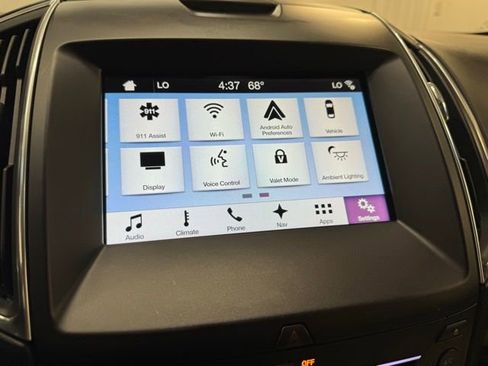 Used 2017 Ford Edge Titanium w/ Technology Package FWD image 21