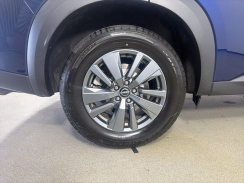 Used 2024 Nissan Pathfinder SV image 10