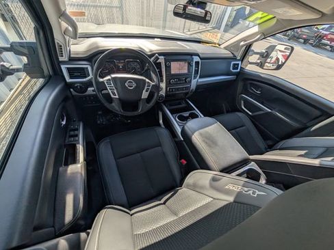 Used 2019 Nissan Titan PRO-4X AWD/4WD image 7