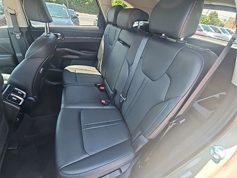Used 2021 Kia Sorento S image 13