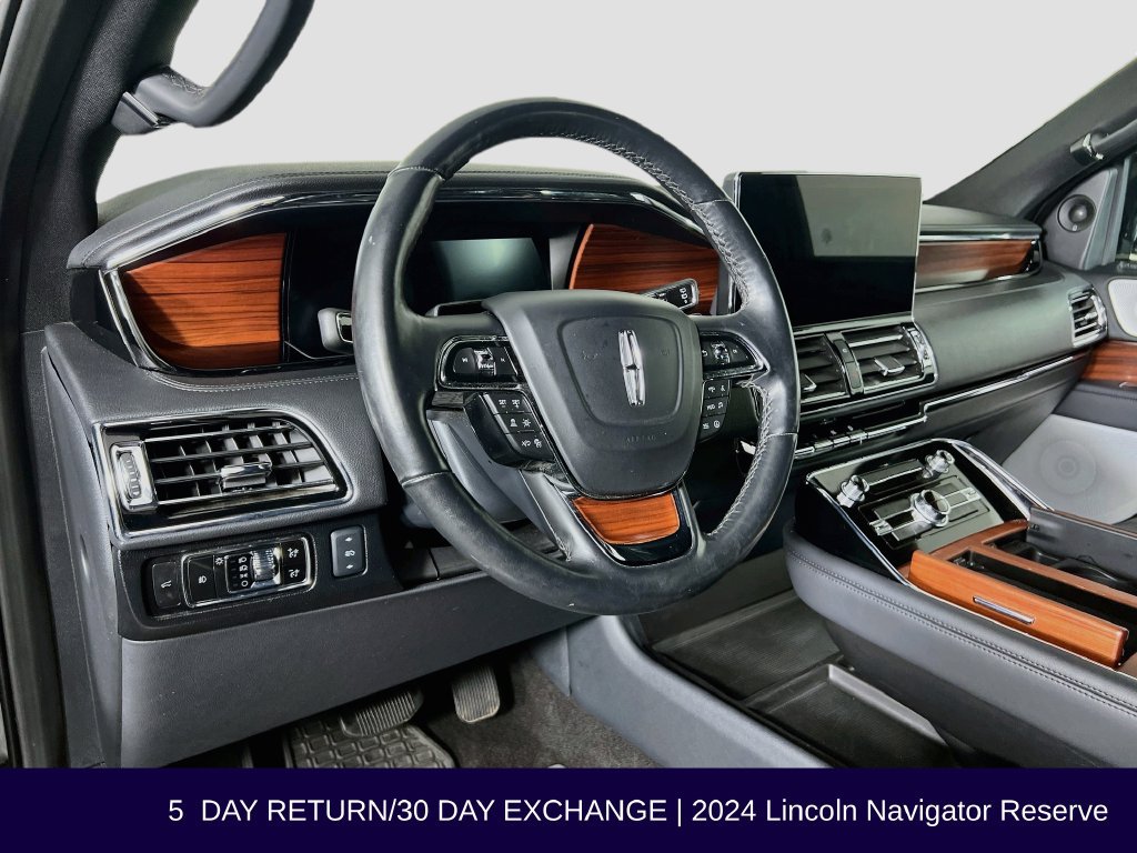 Used 2024 Lincoln Navigator Reserve AWD/4WD image 11