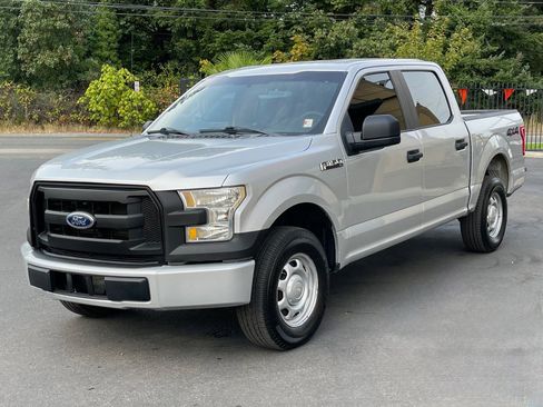 Used 2017 Ford F150 XL w/ Equipment Group 101A Mid AWD/4WD image 3