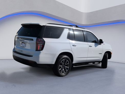 Used 2022 Chevrolet Tahoe Z71 w/ Luxury Package AWD/4WD image 4