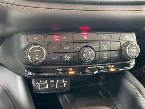 Used 2024 Dodge Durango R/T AWD/4WD image 16