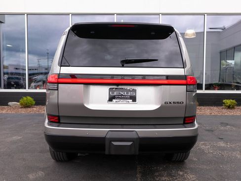 Used 2024 Lexus GX 550 w/ Cold Area Package AWD/4WD image 8