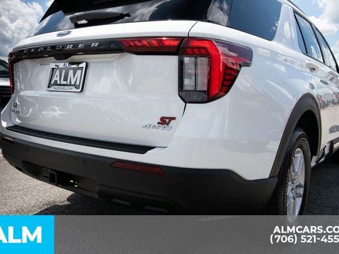 Used 2025 Ford Explorer Active image 9
