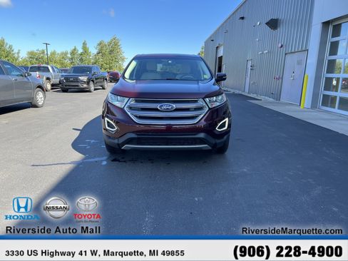 Used 2017 Ford Edge Titanium w/ Technology Package AWD/4WD image 2