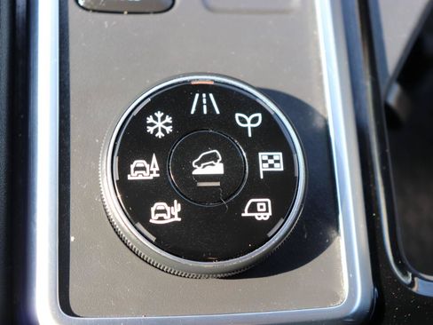 Used 2025 Nissan Pathfinder SV AWD/4WD image 46