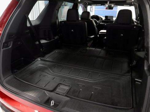 Used 2025 Honda Pilot TrailSport image 13