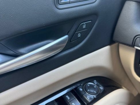 Certified 2023 Cadillac Escalade Premium Luxury w/ Performance Package AWD/4WD image 17