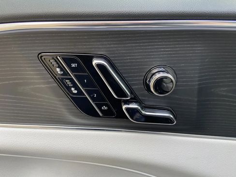 Used 2024 Cadillac Lyriq Luxury AWD/4WD image 14
